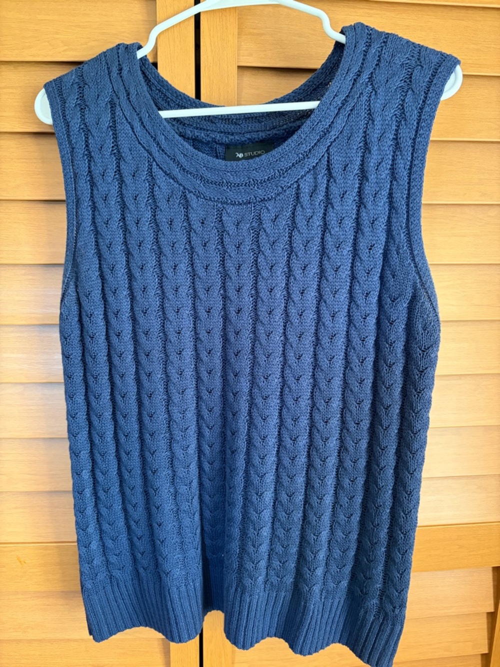 AB Studio Navy Cable-Knit Sleeveless Crewneck Sweater Vest
